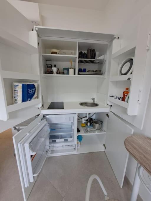 Margherita A 50 Mt Dal Mare Fronte Aria Condizionata Wi-fi Apartment *